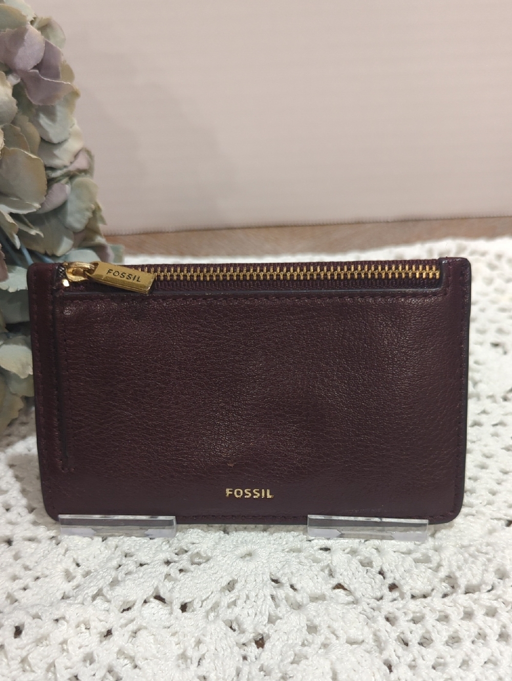 Fossil Leather Card Wallet in Deep Wine with Gold Hardware - Picture 1 of 7